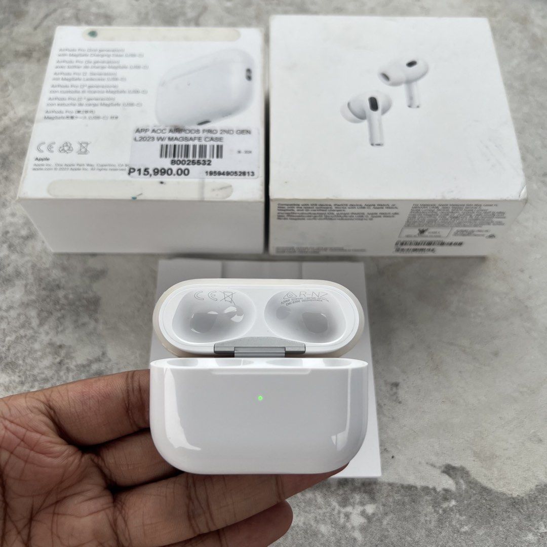 Charging Case Airpods Pro 2 Original (USB-C) (Category: Earphones) located in Cebu City. Submitted by luckyyfindss (Listing ID 1461239827, Image 3). Description: Charging Case Airpods Pro 2 Original (USB-C) I offer replacements to those missing or lost either left, right, and charging case Airpods this is the best for you 💯 - Still in perfect condition no issues - With original box and manuals - Free Kate Spade New York Protective Case - All fea