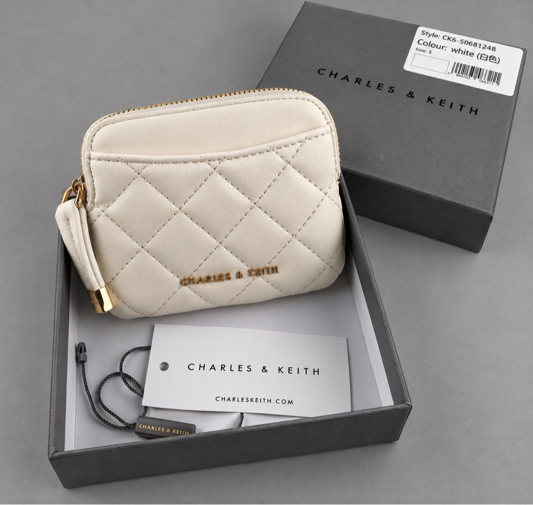 Charles & Keith Wallet (Category: Wallets & Card holders) located in Binan City. Submitted by pinkykeenshop (Listing ID 1461188657, Image 1). Description: .