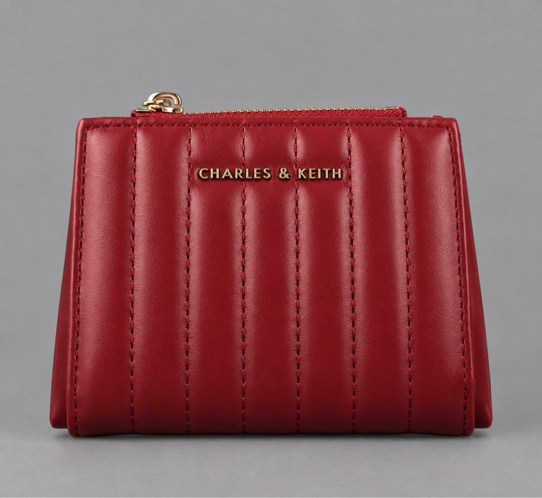 Charles & Keith Wallet (Category: Wallets & Card holders) located in Binan City. Submitted by pinkykeenshop (Listing ID 1461189539, Image 1). Description: .
