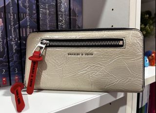 (Category: ) located in . Submitted by prxlovedcloset (Listing ID 1461317780, Image 1). Description: .