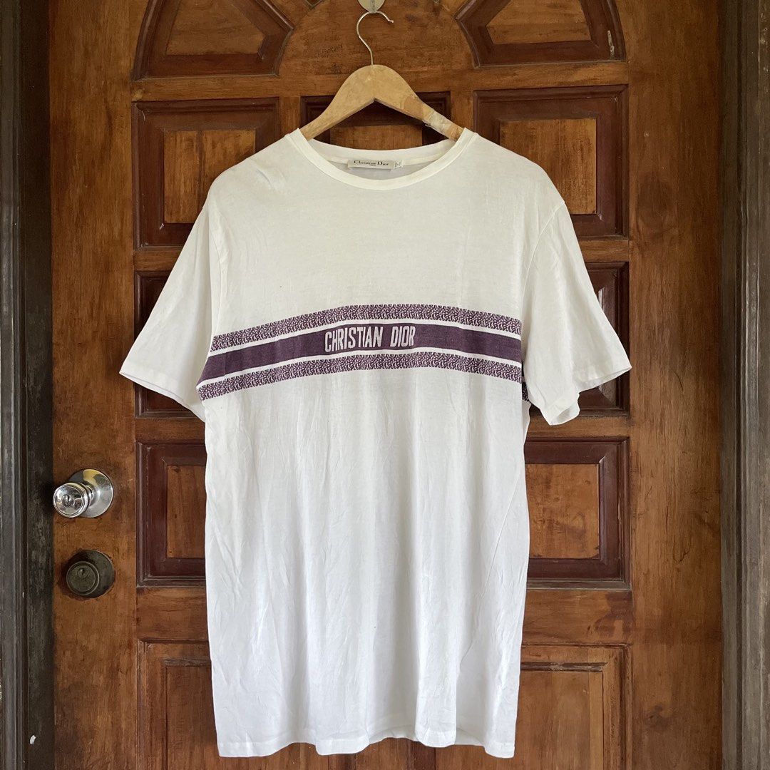 Christian dior Shirt (Category: Luxury Apparel) located in Talavera. Submitted by thr1ftyren (Listing ID 1461184676, Image 1). Description: Size Large to XL Dimes 22x29 Excellent condition No issues Mine 1k + sf Location nueva ecija .