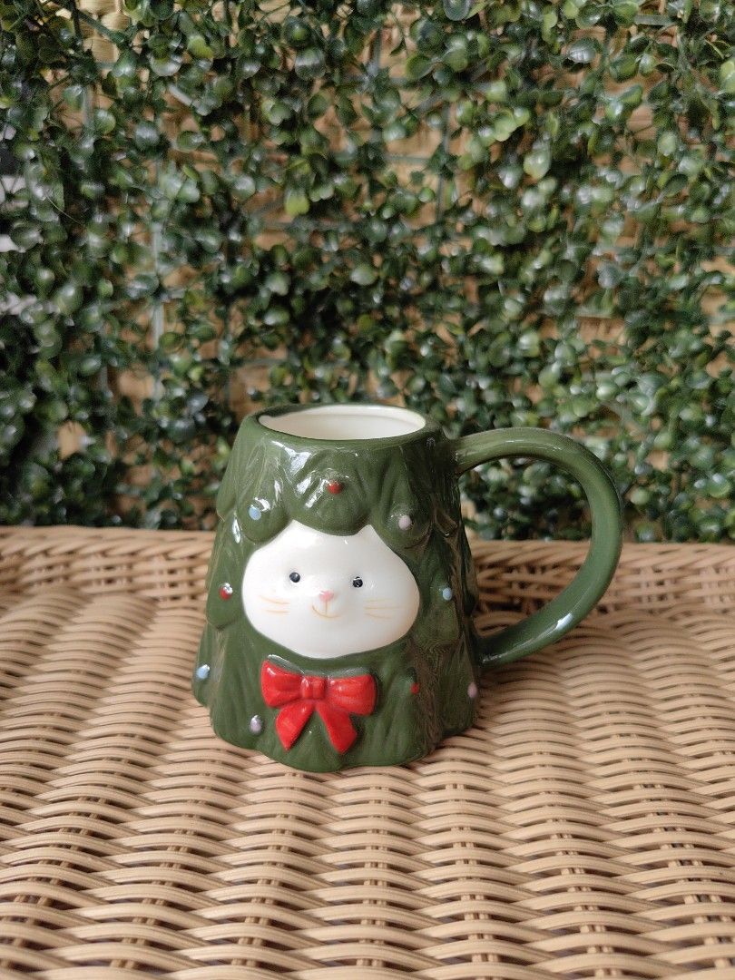 Christmas mugs (Category: Coffee & Tea Tableware) located in Calamba. Submitted by princesspauliney. (Listing ID 1461138986, Image 2). Description: 200 only✨ +30 sa packaging pls. Calamba laguna Shoppee check out Jnt direct courier Lalamove pick up.
