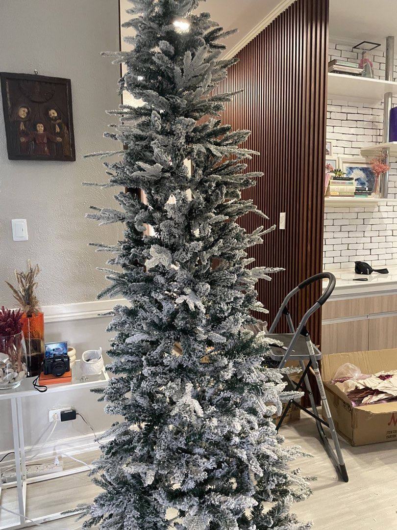 Christmas tree (Category: Other Home Decor) located in Las Pinas. Submitted by hachiko1210 (Listing ID 1461133532, Image 2). Description: 7ft christmas tree Good condition.