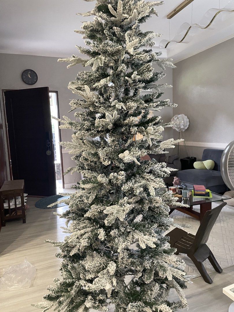 Christmas tree (Category: Other Home Decor) located in Las Pinas. Submitted by hachiko1210 (Listing ID 1461133532, Image 3). Description: 7ft christmas tree Good condition.