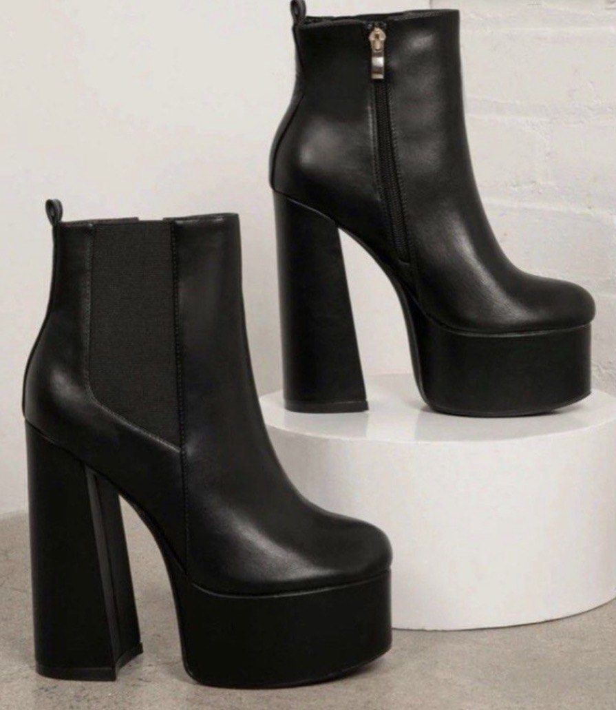 Chunky Platform High Heel Ankle Boots (Category: Boots) located in Manila. Submitted by yawnzncartue (Listing ID 1461243409, Image 1). Description: once used once for concert like new xlowballing .