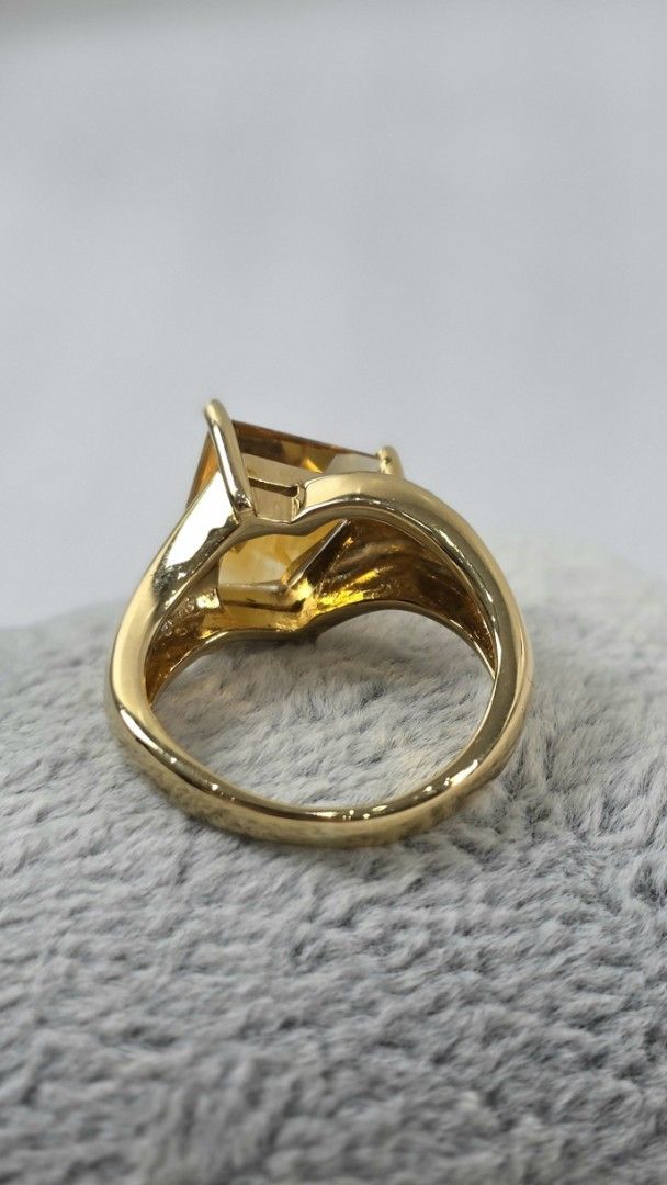Citrine Trapezoid Ring with Diamonds (Category: Rings) located in San Fernando. Submitted by bagproject (Listing ID 1461147882, Image 3). Description: RING Citrine Trapezoid K18 YG / 7.05g C3.58 / D0.15 ct Size 5.5 Php59,000.