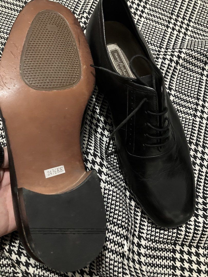 Classic Oxford style black leather shoe (Category: Dress Shoes) located in Angeles City. Submitted by jnwsurplus (Listing ID 1461199721, Image 3). Description: Add sf Plss see pictures .