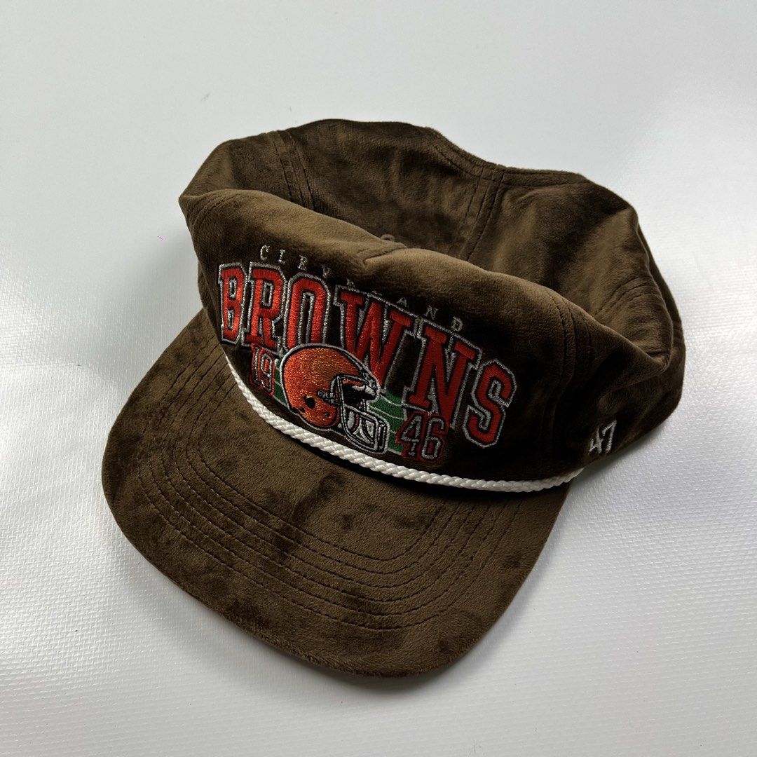 Cleveland Browns (Category: Caps & Hats) located in Lucena. Submitted by RAGGGGSSSS (Listing ID 1461228058, Image 1). Description: Cleveland Browns Go Big ‘47 Hitch Snapback Hat -OSFA -Velvet -As new condition -No issue.