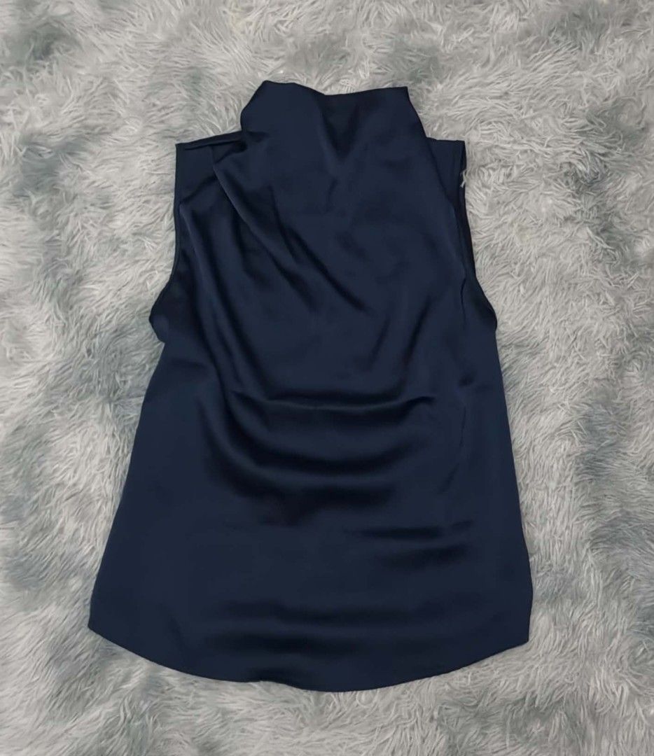 CLOTHES FOR SALE !! 👗🛍️ (Category: Sleeveless) located in Pasig City. Submitted by marieee_cea (Listing ID 1461278551, Image 3). Description: .