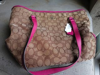 (Category: ) located in . Submitted by nniza8129532 (Listing ID 1461225031, Image 1). Description: .