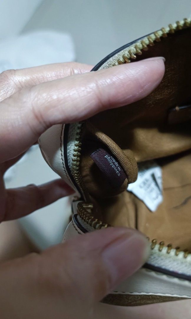 Coach Bennett Small Original (Category: Luxury Bags & Wallets) located in Cavite. Submitted by premfinds (Listing ID 1461288423, Image 3). Description: original normal signs of wear 8.5/10 condition made in Philippines on tag.