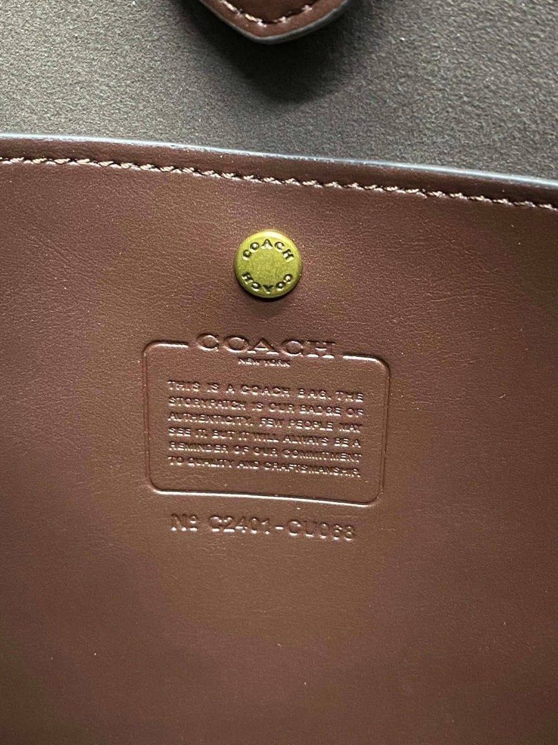 Coach Brooklyn 28 (Category: Shoulder Bags) located in Binan City. Submitted by pinkykeenshop (Listing ID 1461281247, Image 2). Description: .