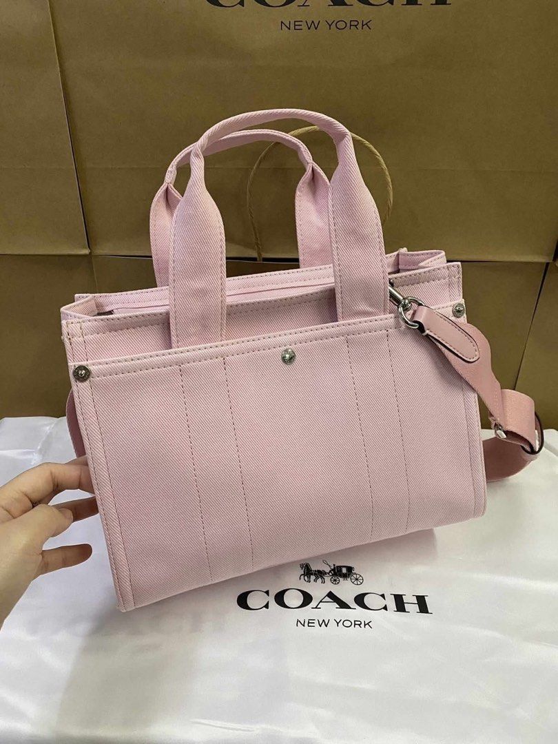 Coach Cargo Tote Canvas (Category: Shoulder Bags) located in Binan City. Submitted by pinkykeenshop (Listing ID 1461277280, Image 2). Description: .