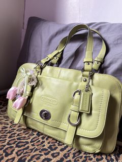 (Category: ) located in . Submitted by chicpickcloset_ (Listing ID 1461126745, Image 1). Description: .