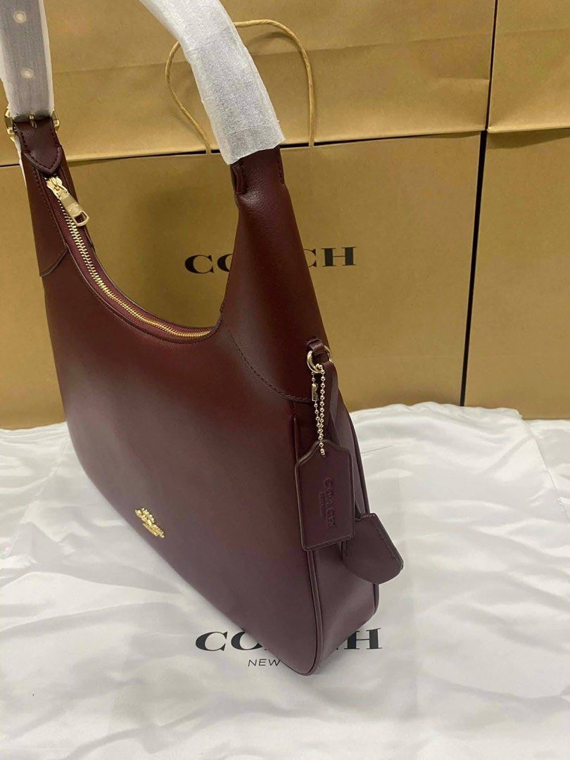 Coach Ella Hobo (Category: Shoulder Bags) located in Binan City. Submitted by pinkykeenshop (Listing ID 1461279818, Image 2). Description: .