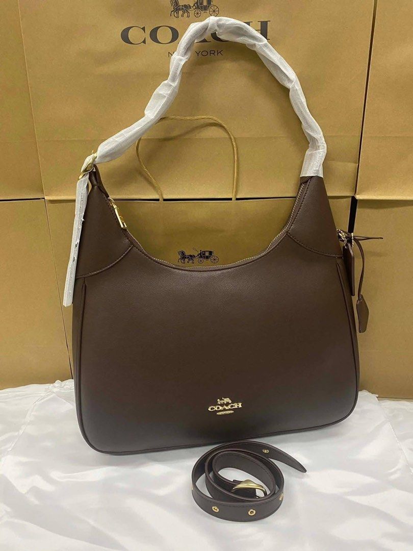 Coach Ella Hobo (Category: Shoulder Bags) located in Binan City. Submitted by pinkykeenshop (Listing ID 1461279911, Image 1). Description: .