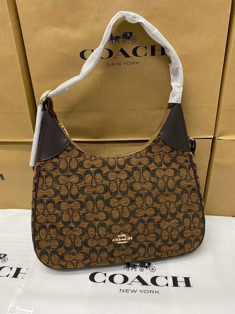 Coach Ella Hobo (Category: Shoulder Bags) located in Binan City. Submitted by pinkykeenshop (Listing ID 1461280256, Image 1). Description: .