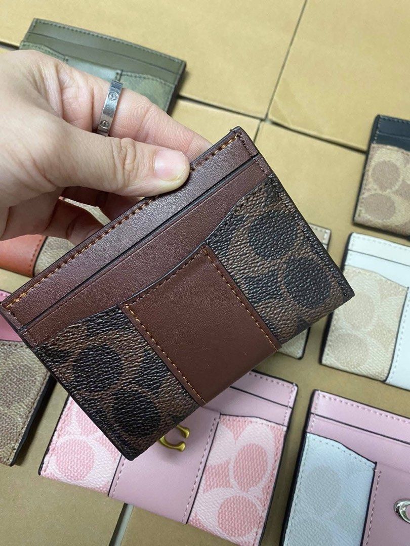 Coach Essential Card Holder (Category: Wallets & Card holders) located in Binan City. Submitted by pinkykeenshop (Listing ID 1461284710, Image 2). Description: .