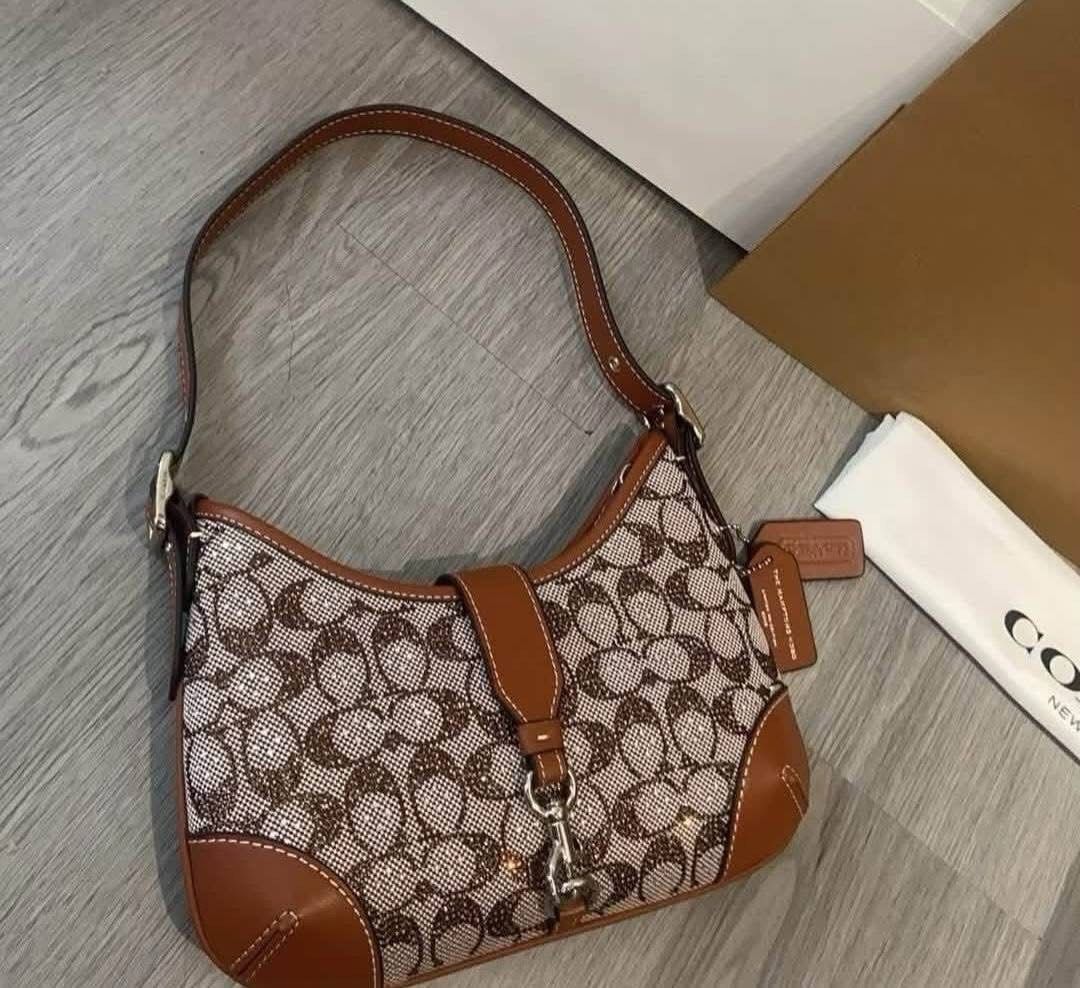 Coach Hampton Crystals (Category: Shoulder Bags) located in Binan City. Submitted by pinkykeenshop (Listing ID 1461277434, Image 1). Description: .
