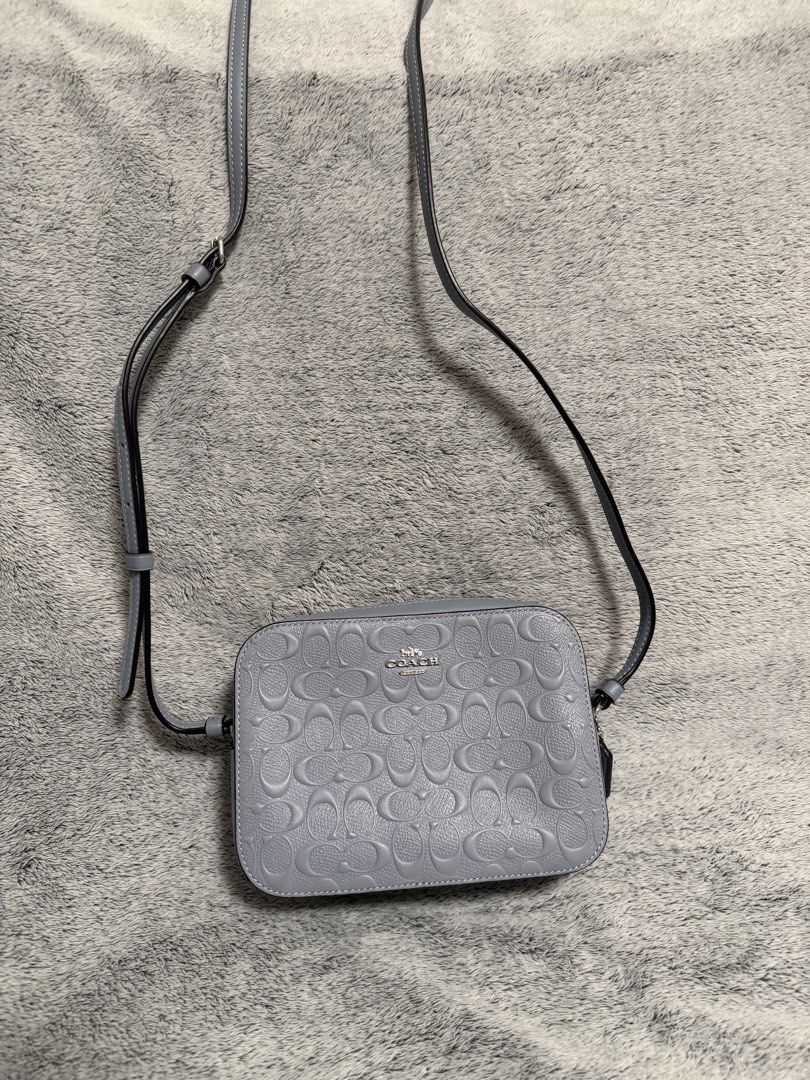 Coach Mini Crossbody Bag (Category: Cross-body Bags) located in Quezon City. Submitted by patbuys (Listing ID 1461281577, Image 1). Description: .