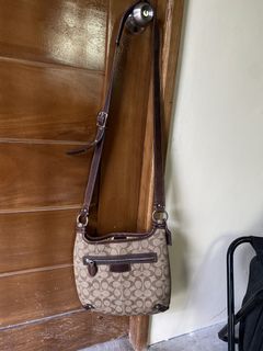 (Category: ) located in . Submitted by handpickthrift (Listing ID 1461248855, Image 1). Description: .