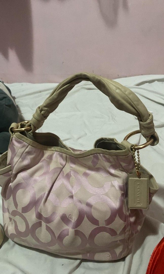 Coach Op Art Parker Hobo (Category: Luxury Bags & Wallets) located in Manila. Submitted by marifhaye (Listing ID 1461320435, Image 1). Description: Excellent condition.