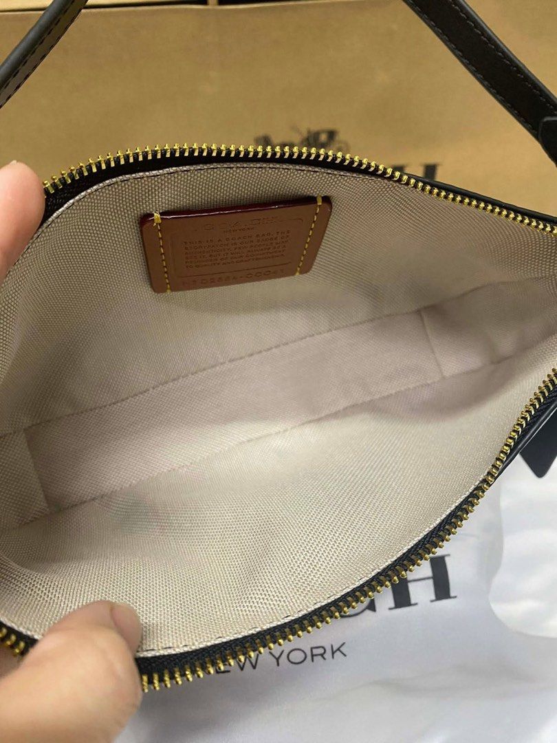 Coach Plaza (Category: Shoulder Bags) located in Binan City. Submitted by pinkykeenshop (Listing ID 1461276970, Image 3). Description: .
