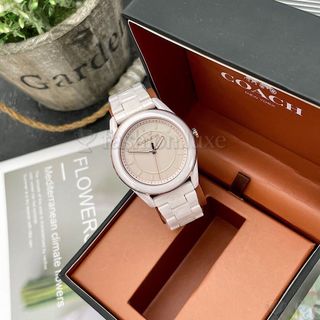 (Category: ) located in . Submitted by fashion.luxe.collection (Listing ID 1461302580, Image 1). Description: .