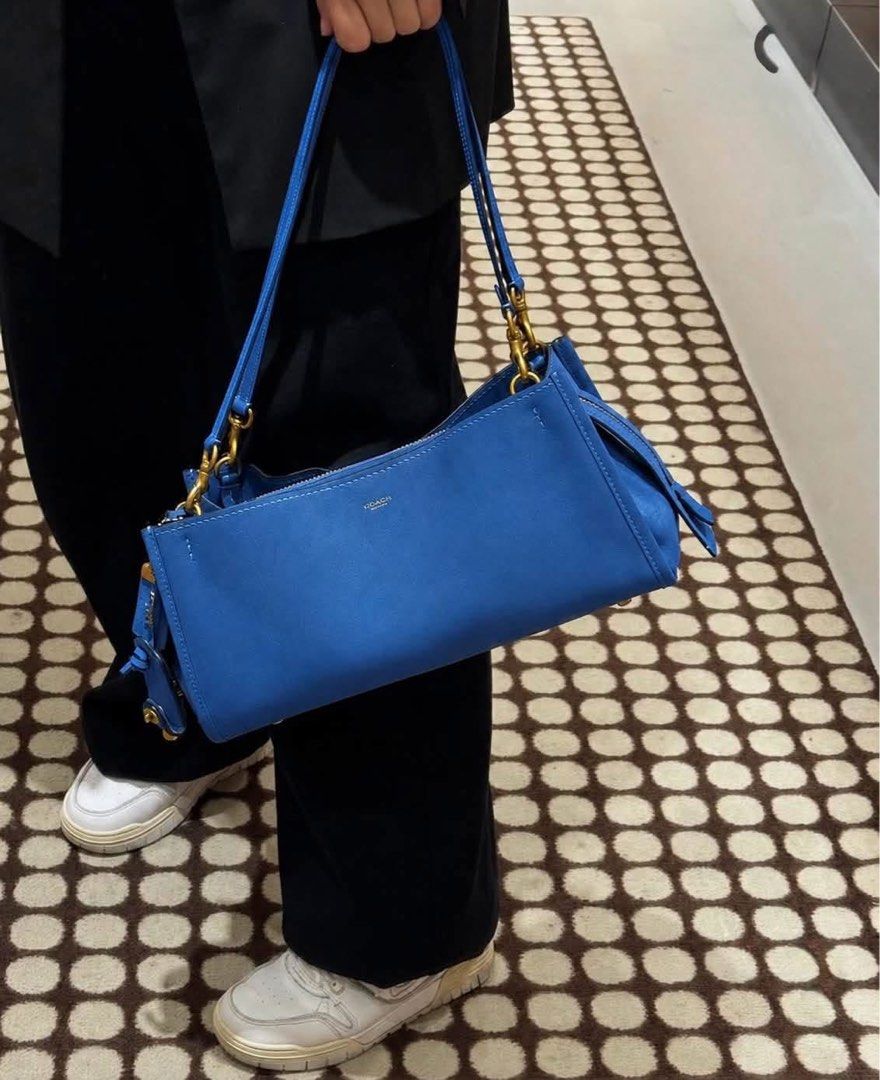 Coach Rogue 34 (Category: Shoulder Bags) located in Binan City. Submitted by pinkykeenshop (Listing ID 1461193389, Image 3). Description: .