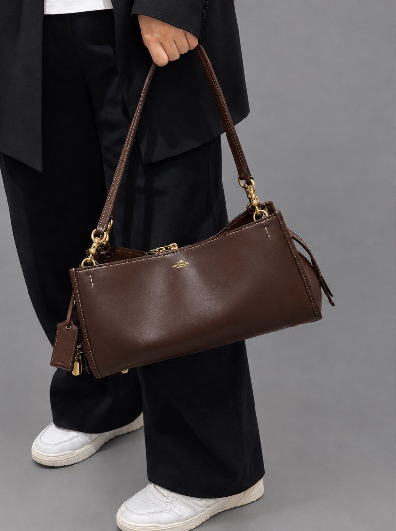 Coach Rogue 34 (Category: Shoulder Bags) located in Binan City. Submitted by pinkykeenshop (Listing ID 1461196825, Image 1). Description: .