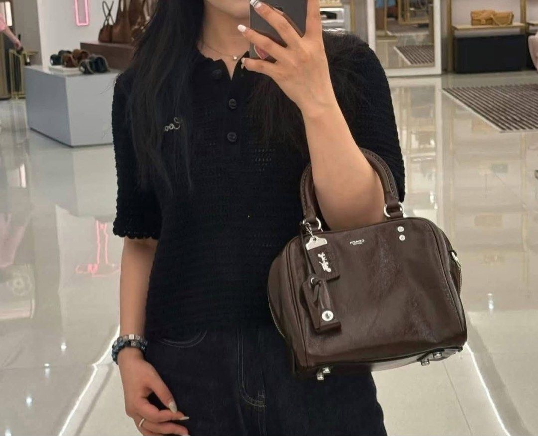 Coach Rogue Cube (Category: Shoulder Bags) located in Binan City. Submitted by pinkykeenshop (Listing ID 1461277939, Image 2). Description: .