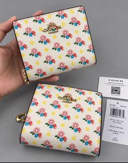 (Category: ) located in . Submitted by pinkykeenshop (Listing ID 1461186900, Image 1). Description: .