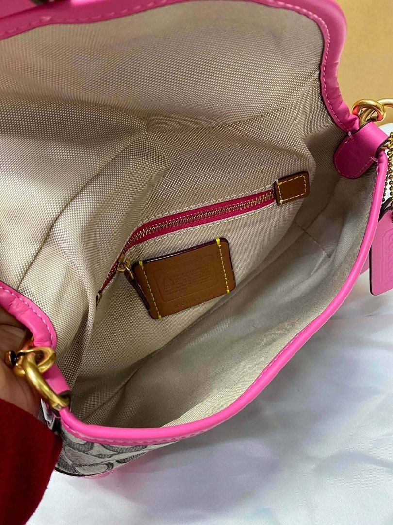 Coach Soho (Category: Shoulder Bags) located in Binan City. Submitted by pinkykeenshop (Listing ID 1461277551, Image 2). Description: .