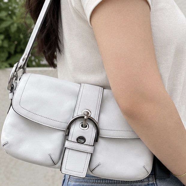 Coach Soho Double (Category: Luxury Bags & Wallets) located in Cainta. Submitted by yayitsianm (Listing ID 1461118741, Image 2). Description: THIS IS A PRE-ORDER FROM JAPAN. I cannot ship the item agad as again, manggagaling pa siya ng Japan. Pls take note of that 🙏.