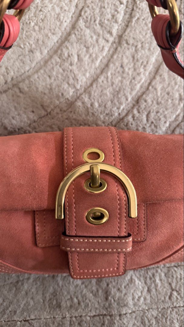 Coach Soho in Salmon Pink Suede (Category: Luxury Bags & Wallets) located in Digos. Submitted by tindahannipre (Listing ID 1454142361, Image 3). Description: ✍️excellent condition ✍️gold hardware ✍️normal signs of use ✍️rare .