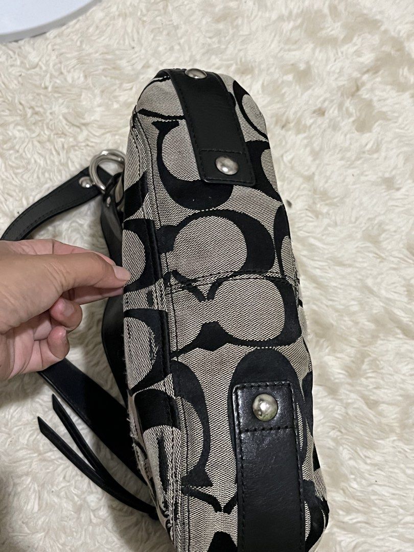 SOLD ❗️Coach Zoe (Category: Luxury Bags & Wallets) located in Vintar. Submitted by layla.ly (Listing ID 1461261547, Image 3). Description: - Can fit 11” ipad - has flaws MOP: GCASH/GOTYME MOD: JNT only Shipping fee will be shouldered by the buyer .