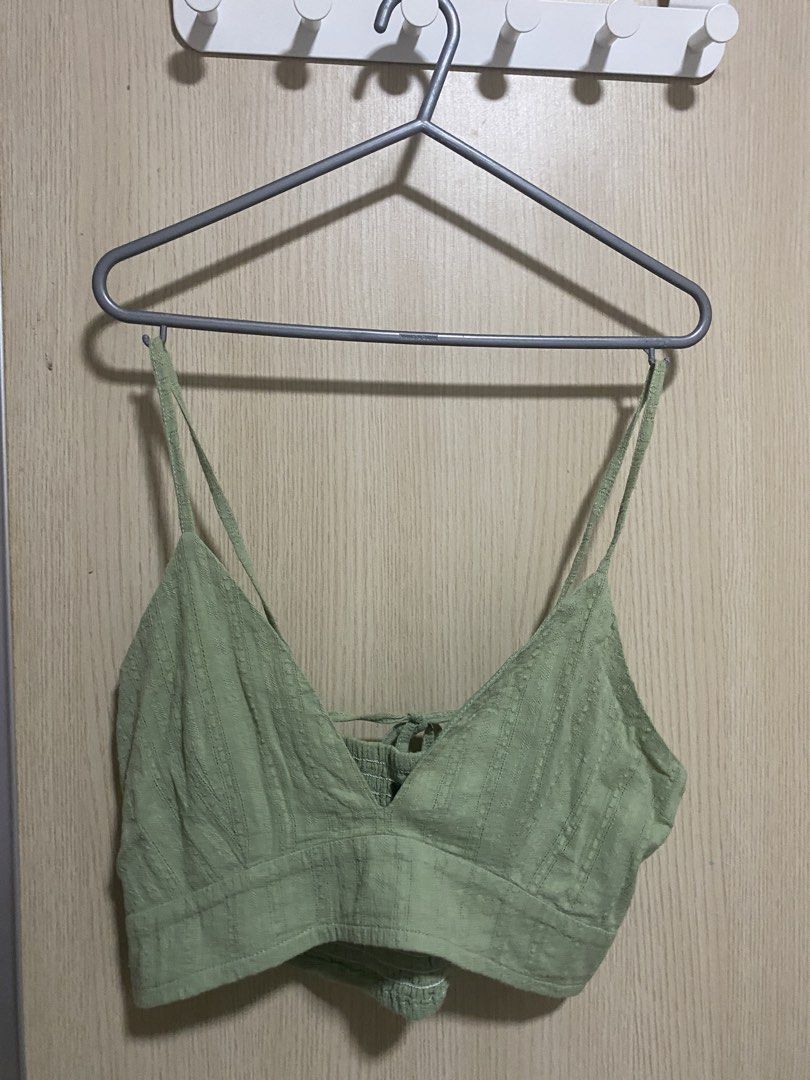 Coco Cabana Sleeveless Top (Category: Sleeveless) located in Manila. Submitted by isapreloved. (Listing ID 1461243680, Image 1). Description: ✨Knitted Vest Top✨ Price: ₱119 Description: - Tied Back Flaws: None Payment Methods: Gcash or GoTyme Delivery Options (shoulder by buyer): - Grab - Lalamove PRELOVED ITEMS✨ WITHIN METRO MANILA. NO CANCELLATIONS!.