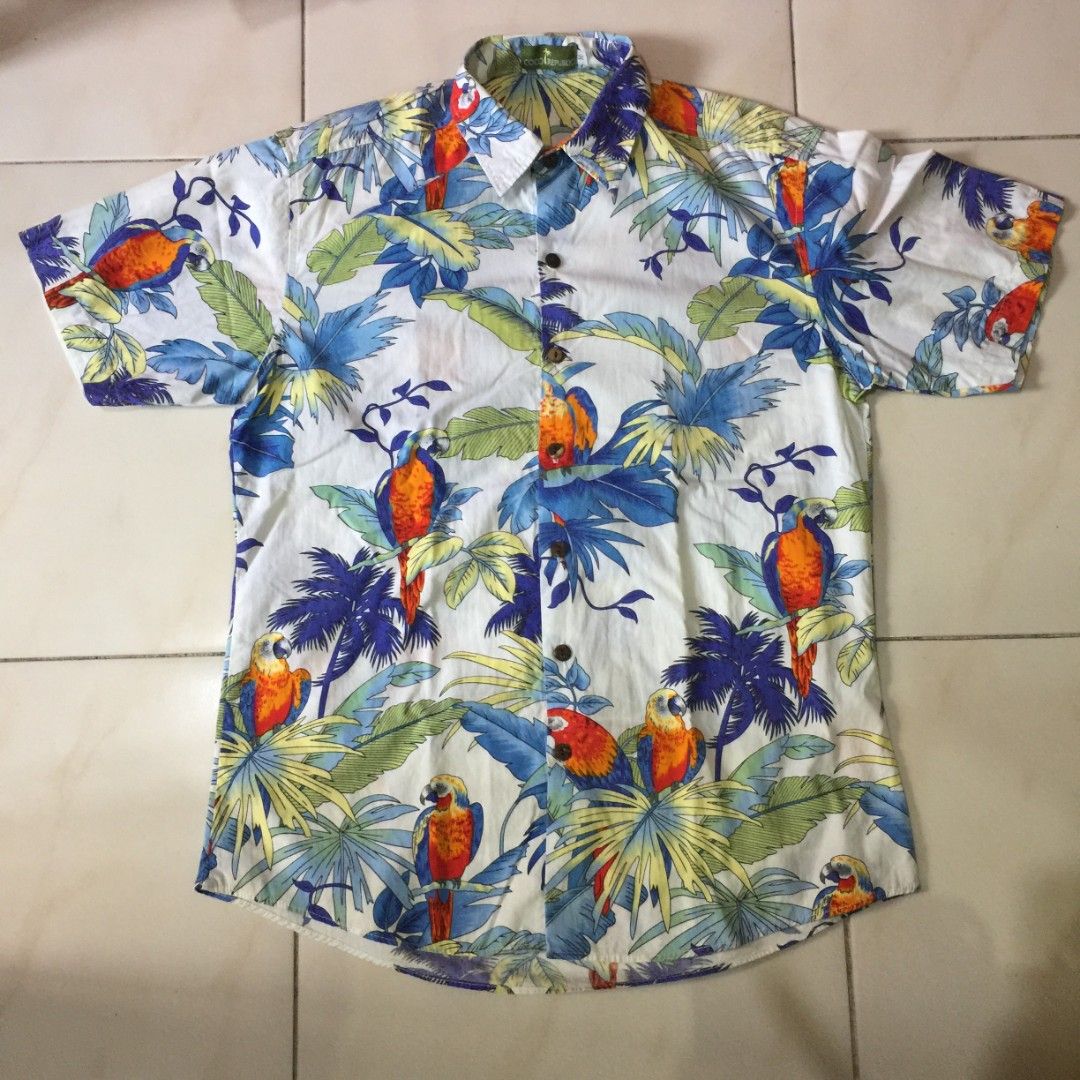 Coco Republic Men's Tropical Parrot Button-Down Shirt (Category: Tshirts & Polo Shirts ) located in Pasig City. Submitted by butfirst.declutter (Listing ID 1461272338, Image 1). Description: - Lightly used - Complete buttons - Issue: not so visible yellow stain. See photos - Medium on tag - Color may vary due to lighting - See photos for measurements - Manage your expectations since this is a preloved item. You can message me for inquiries. Kindl