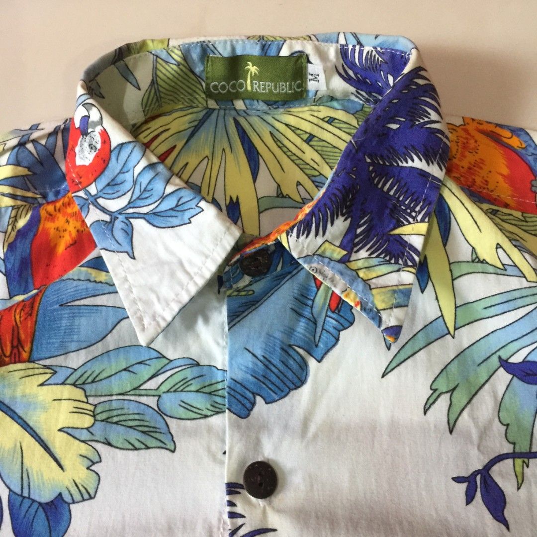 Coco Republic Men's Tropical Parrot Button-Down Shirt (Category: Tshirts & Polo Shirts ) located in Pasig City. Submitted by butfirst.declutter (Listing ID 1461272338, Image 2). Description: - Lightly used - Complete buttons - Issue: not so visible yellow stain. See photos - Medium on tag - Color may vary due to lighting - See photos for measurements - Manage your expectations since this is a preloved item. You can message me for inquiries. Kindl