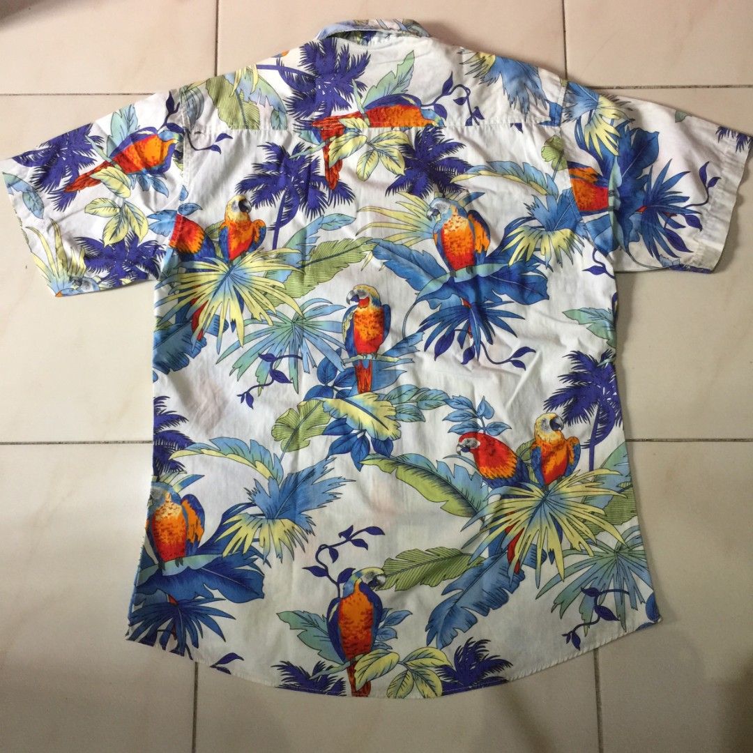 Coco Republic Men's Tropical Parrot Button-Down Shirt (Category: Tshirts & Polo Shirts ) located in Pasig City. Submitted by butfirst.declutter (Listing ID 1461272338, Image 3). Description: - Lightly used - Complete buttons - Issue: not so visible yellow stain. See photos - Medium on tag - Color may vary due to lighting - See photos for measurements - Manage your expectations since this is a preloved item. You can message me for inquiries. Kindl
