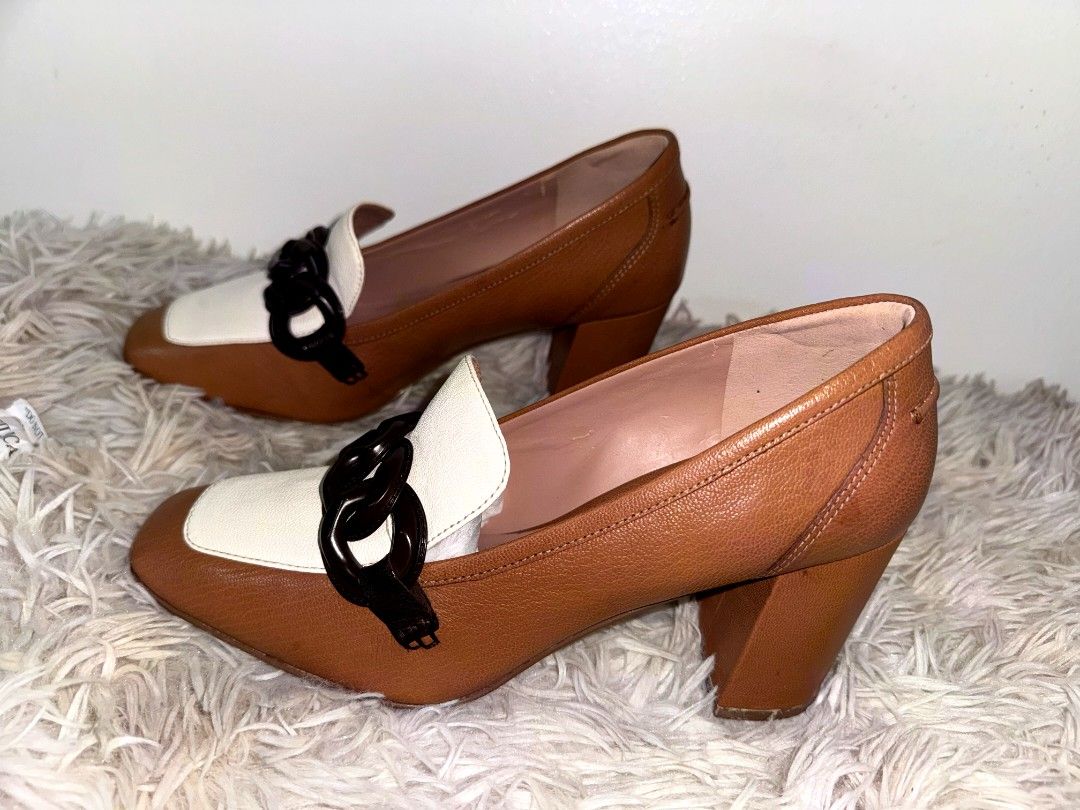Cole haan (Category: Loafers) located in Caloocan City. Submitted by mylove326 (Listing ID 1461254025, Image 2). Description: Once o twice lang na gamit original price more than 13k.. 24.5-25cm paa ko.. Check photos for sign of usage and cause ng pag stock lang.. .