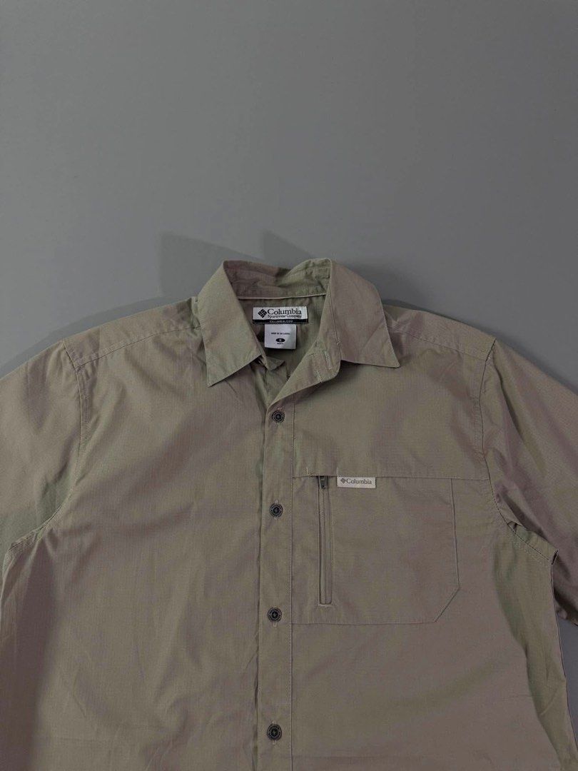 COLUMBIA (Category: Formal Shirts) located in Guagua. Submitted by sweetboyy (Listing ID 1461245676, Image 3). Description: COLUMBIA EXCELLENT CONDITION / NO ISSUE SIZE SMALL ON TAG / DIMES L30 W21.5.