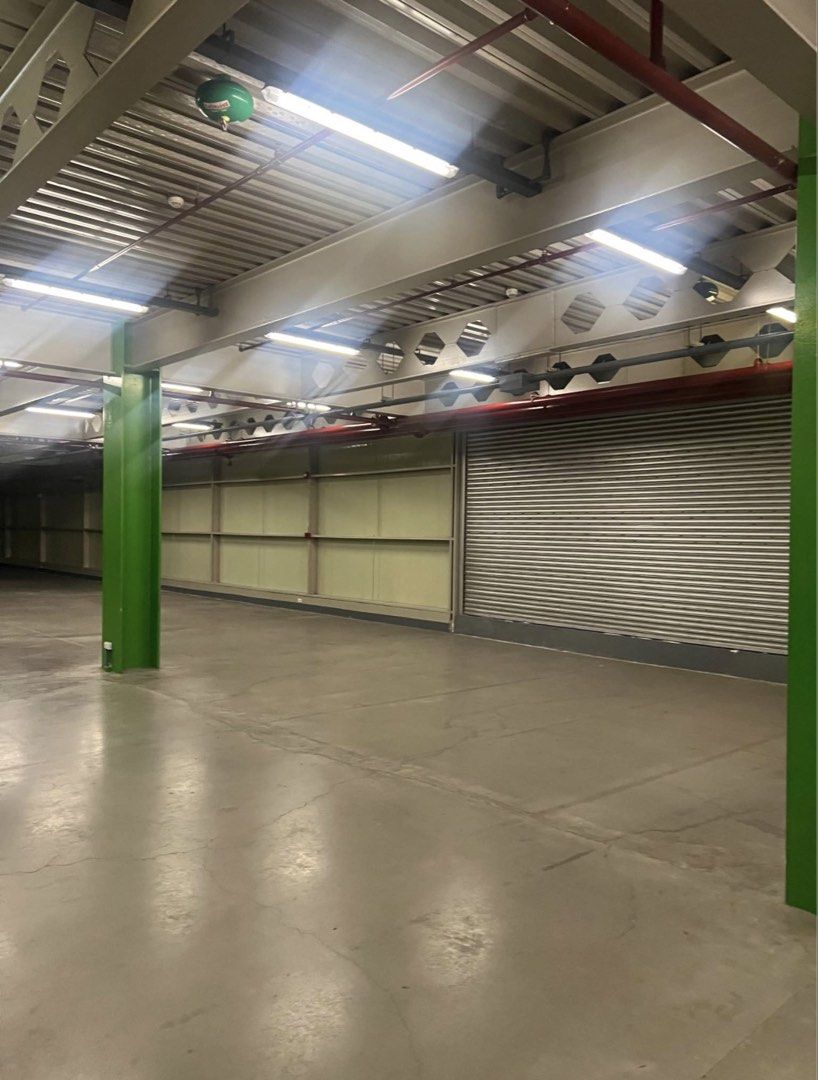 Commercial/ warehouse space in Makati For Lease (Category: Commercial) located in Manila. Submitted by ADB.Realtor (Listing ID 1461182021, Image 2). Description: COMMERCIAL WAREHOUSE / OFFICE SPACE FOR LEASE 📍 JP Rizal, Makati City Near South Luzon Expressway (SLEX) Floor Area: 902 SQM Rental Rate: ₱800/SQM Negotiable upon viewing Secure a spacious and functional ground-floor office/warehouse space strategically located in Makati, with convenien