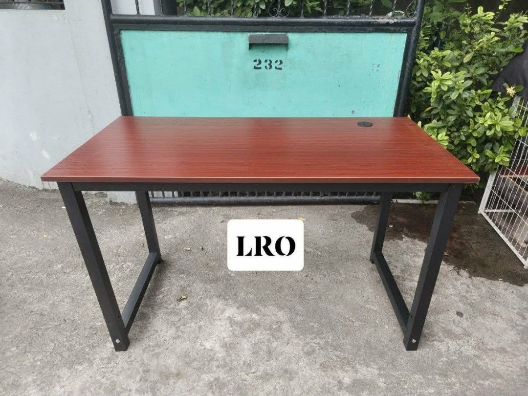 Computer table table (Category: Tables & Sets) located in Manila. Submitted by joydolor (Listing ID 1461226166, Image 3). Description: new computer table 120x60cm all colors available 2650 plus sf via lalamove.