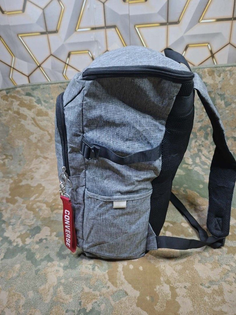Converse All Star Backpack (Category: Backpacks) located in Tagaytay City. Submitted by joyjavier1230 (Listing ID 1461213448, Image 3). Description: Converse All Star Back pack in excellent condition no issues 9.5/10 color rate authentic ✅✅✅ 499+shipping fee location: Tagaytay shipping via jnt mop: gcash dm to purchase 📩📩📩.