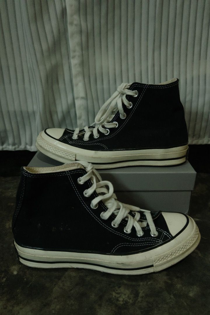 CONVERSE CHUCK TAYLOR (Category: Sneakers) located in Mansalay. Submitted by czarithrift2.0 (Listing ID 1461235426, Image 2). Description: CONVERSE CHUCK TAYLOR HIGH CUT condition: 9.5/10 - auth - no flaws - size 39.5 | 25cm .