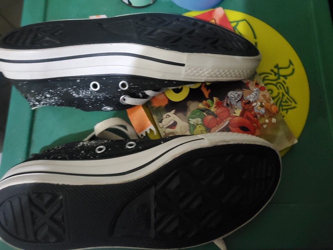 Converse Chuck Taylor All Star Low Top Black White (Category: Sneakers) located in Manila. Submitted by rakelherms (Listing ID 1461255504, Image 2). Description: - Classic black Converse low tops - White laces and toe cap - Shows typical scuffs and marks on canvas - Plenty of wear left, great for everyday use.