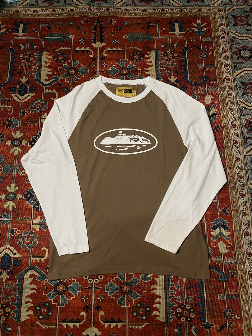 corteiz alcatraz raglan long sleeve (Category: Formal Shirts) located in Antipolo. Submitted by asiansnot613 (Listing ID 1461316473, Image 3). Description: corteiz alcatraz raglan long sleeve size large (21x30) dm for more details antipolo city, rizal📌.