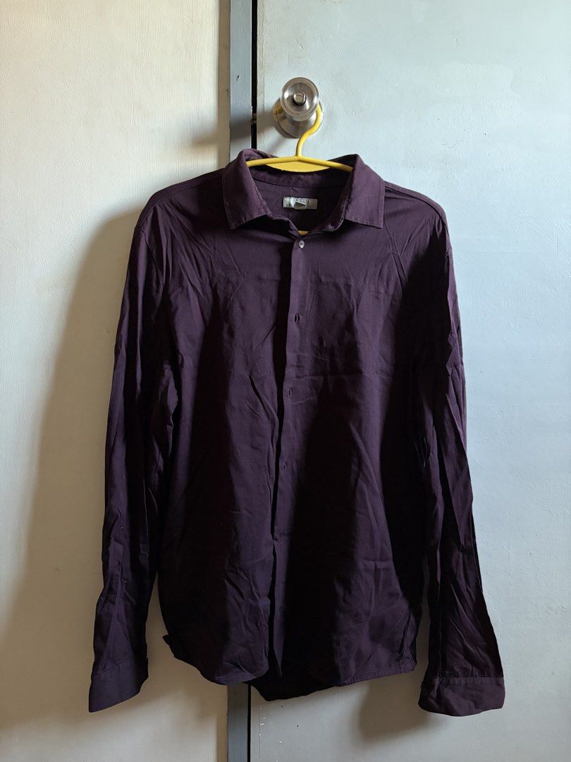 COS dark purple polo longsleeves (Category: Coats, Jackets and Outerwear) located in Santa Maria. Submitted by sxkxrx (Listing ID 1461321912, Image 1). Description: branded COS not faded all buttons working no flaws size S NEED STEAM/IRON LANG.