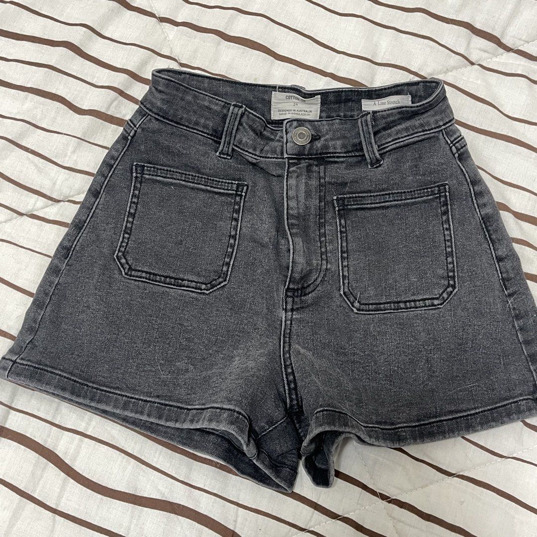 Cotton On Grey Denim A-Line Stretch Shorts (Category: Shorts) located in Manila. Submitted by ukhy_shop (Listing ID 1461284586, Image 1). Description: - Grey denim shorts - A-line cut with stretch - Two large front pockets - Button and zip closure - Great fit: XS 🛒 — ₱100 ONLY dm to avail ‼️.